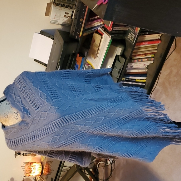 Charcoal gray fringy shawl fits sizes S-XL - Picture 3 of 10